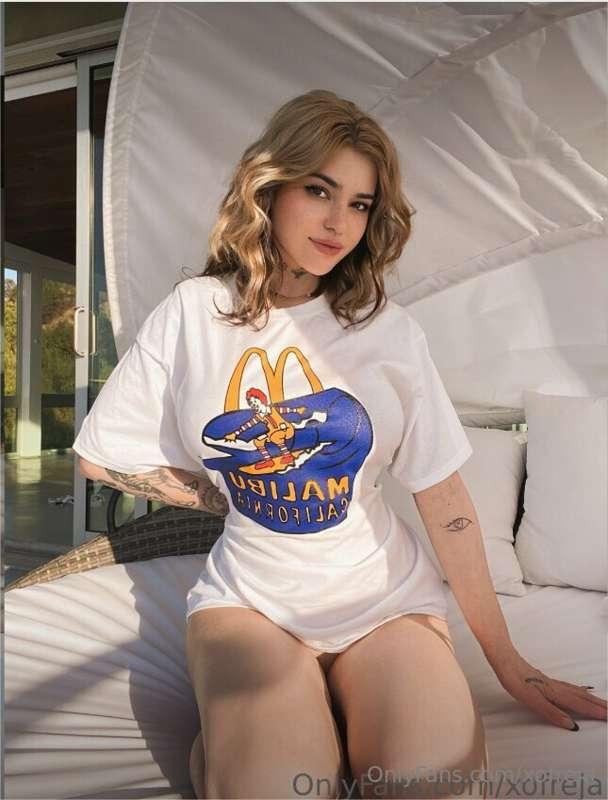 First person to tip $11 gets 40 xxx videos straight to their..