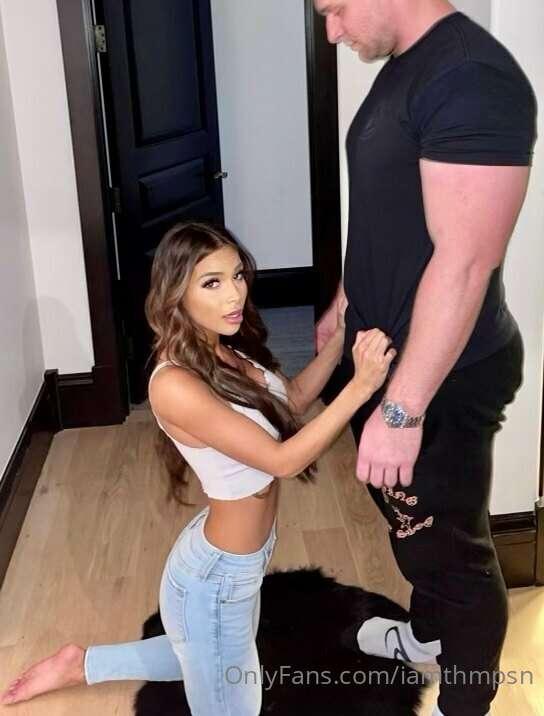 I told @badbabysitter to get on her knees and 👅 my 🍆 or I’ll..