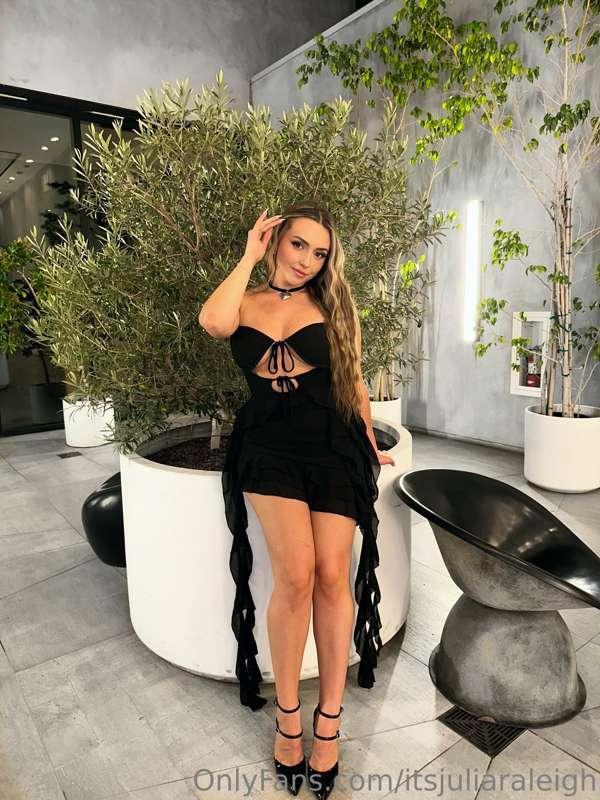 little black dress🖤