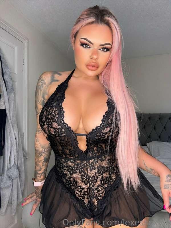 Rate this outfit 👀💦