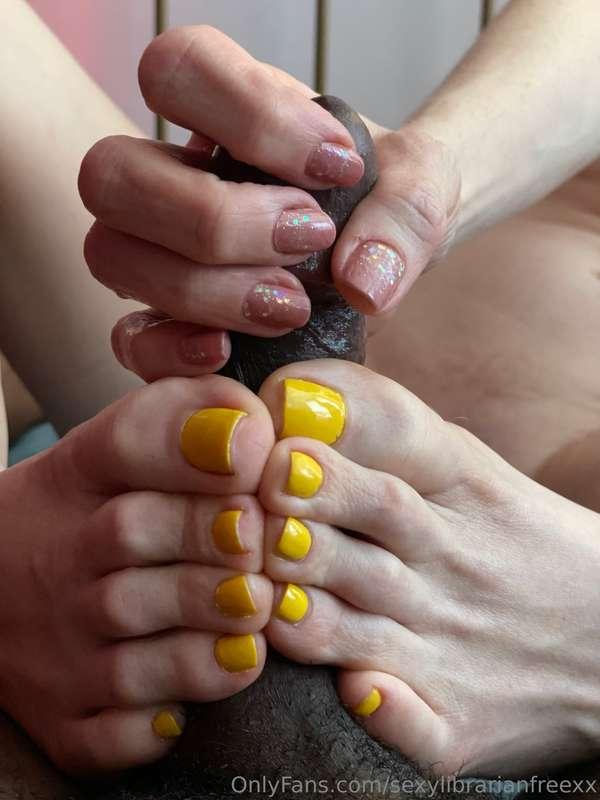 Dick so big I can wrap my fingers AND my toes around it!My p..
