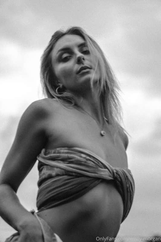 Addicted to my own touch ☁️