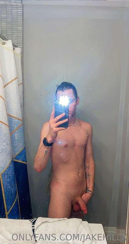 who wants to suck it 👅