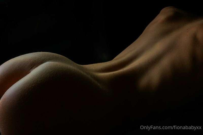 sending out a new sexy body scape photoshoot today😏