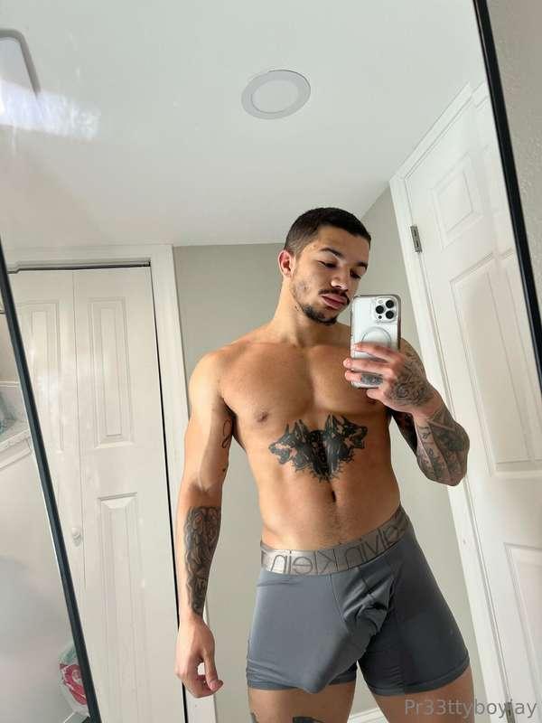 i need someone to suck me up🤤 wanna be that someone? 😉