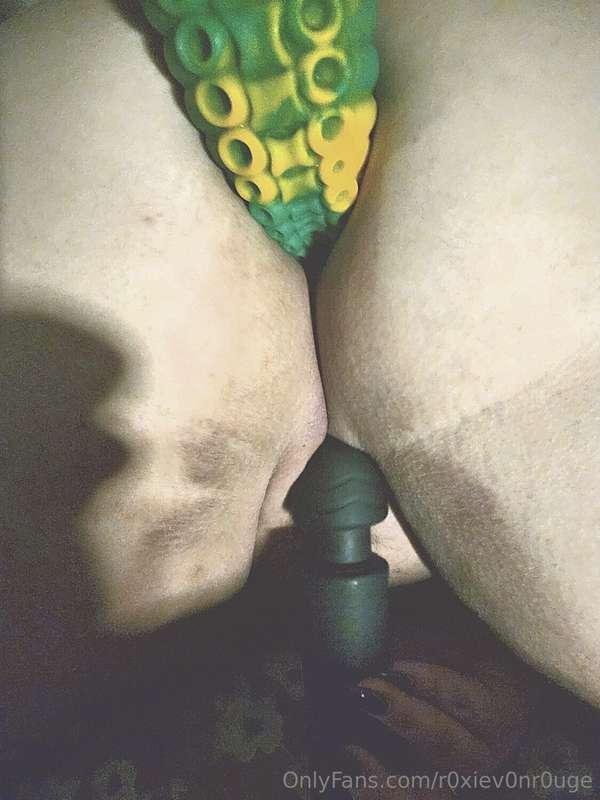 I love me a good dildo in my ass 😜