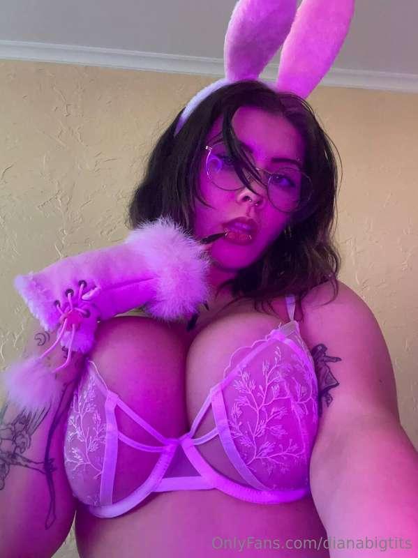 This mischievous bunny just dreams of fun! 🐰🎮 Are you ready ..