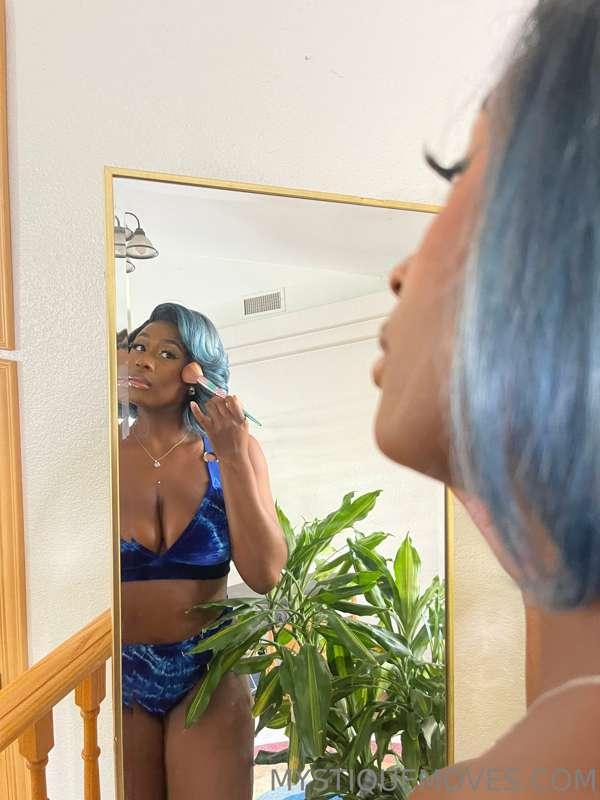 Should I go LIVE while doing my hair and makeup for performa..