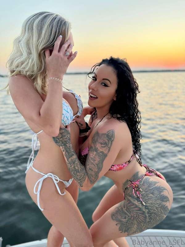 This girl LOVES motor boating!!!😆👅 @gionlexi @babyanne_lsfl