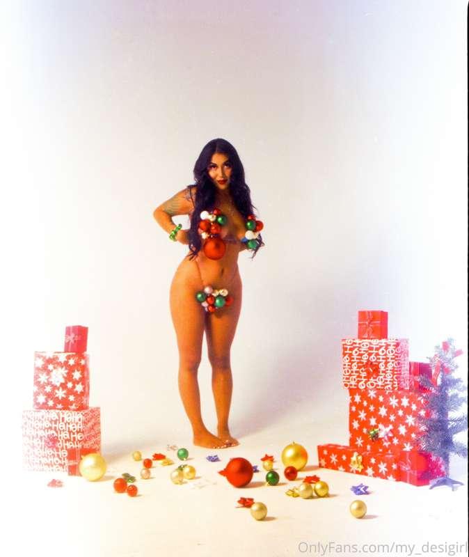 I’m your Christmas wish 🎄🎁