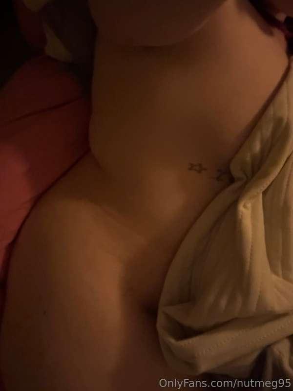 One sneak peak of what’s in your DM’s 😘💕