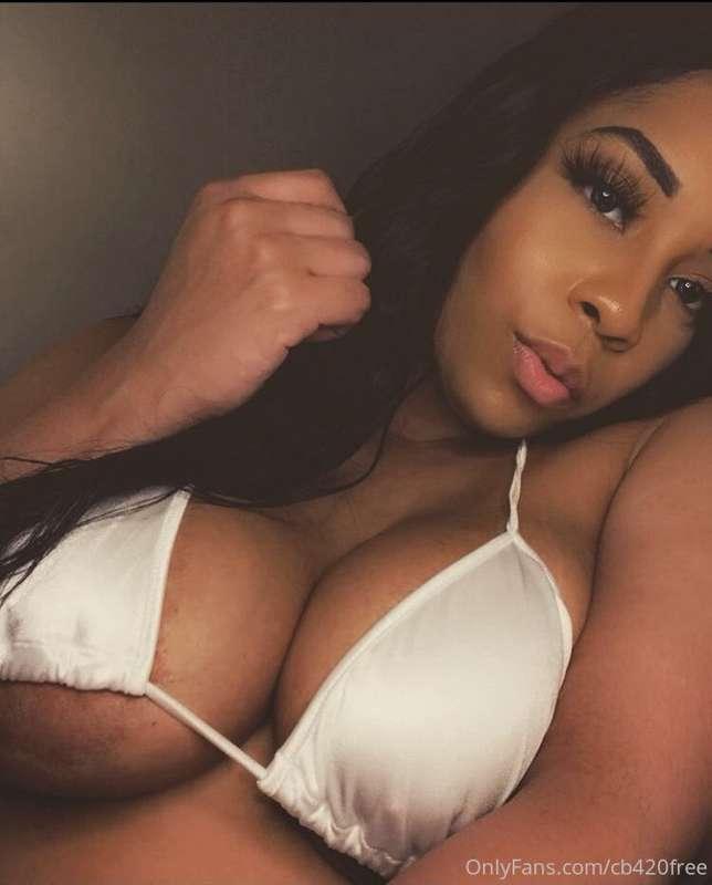 My VIP page is 50% off for the next 3 days 😘

👉🏽 Onlyfans.co..