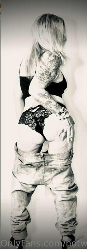 @artsyinkedblonde🎃
Sexy Milf, All-natural, Sassy, Classy wit..