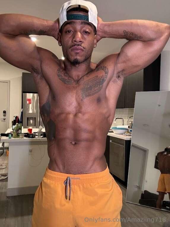 Just a little fun before I take my morning baths 💪