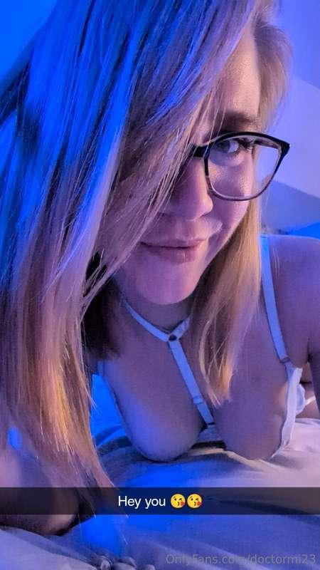 I went to bed early again last night and without posting for..