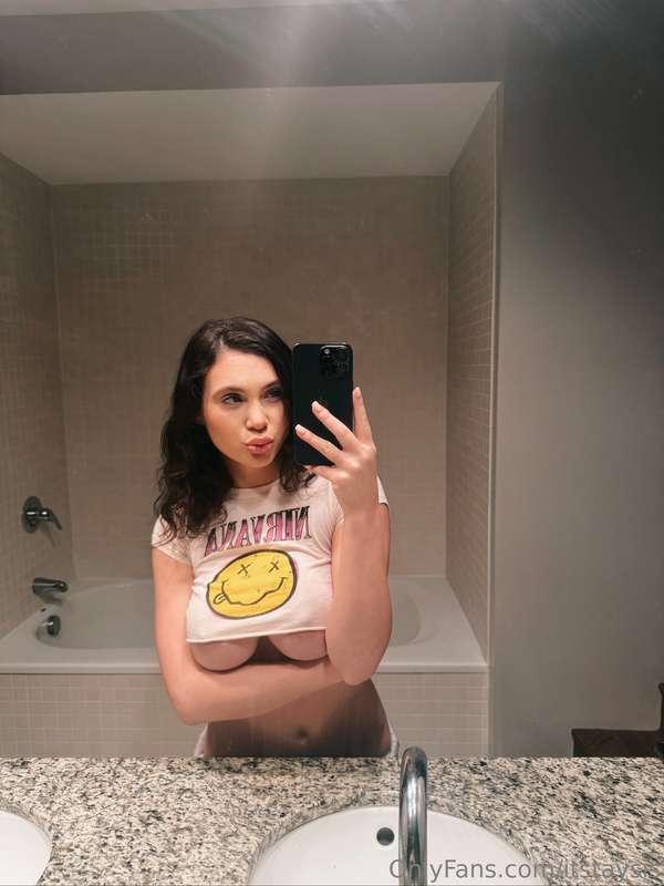 Feeling cute, might delete later... unless you convince me n..