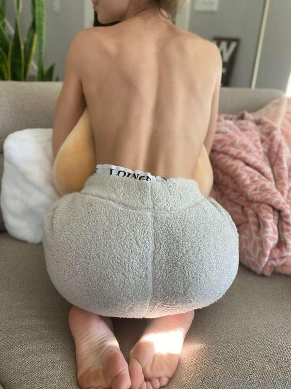 Happy 🍑 Day! 😋