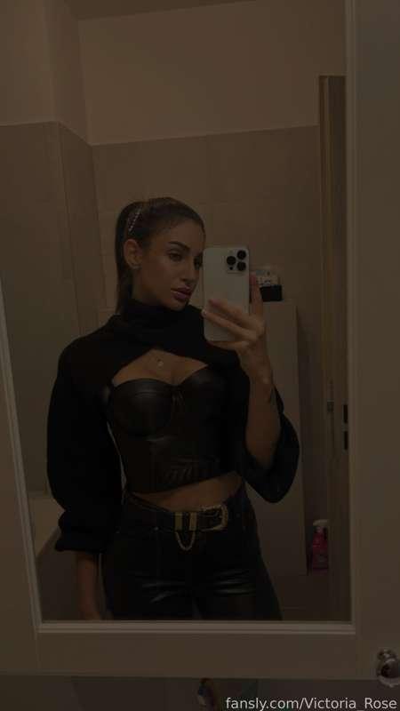 victoria_rose image #0