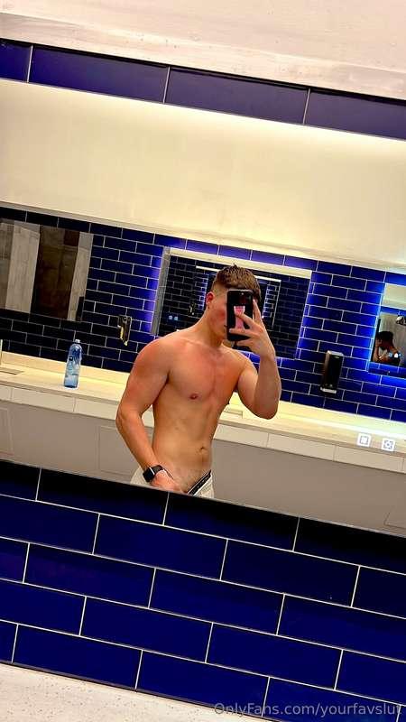 Who's tryna hit the sauna with me??😜💦