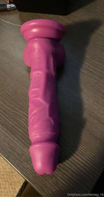 Wanna watch me fuck myself with this 😏😈