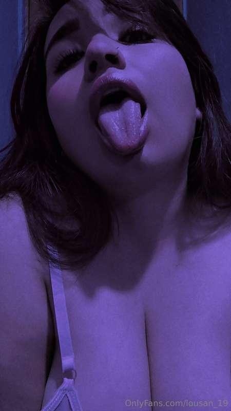 Tengo antojó de tener algo en la boca 😶‍🌫️🤤