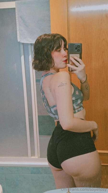 Recien vuelvo de entrenar ¿Te gusta como me luce mi nuevo co..