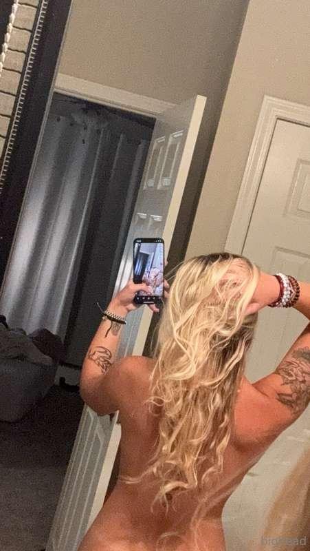 in the mood to be bent over and have my hair pulled 🥵