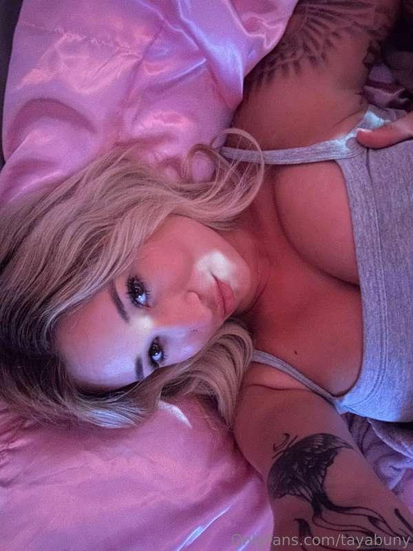 Answering all messeges today! College has been so busy 😘😘❤️ ..