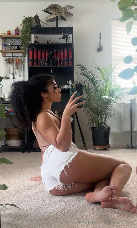 DM me tonight cause I'm about to go offf 😉