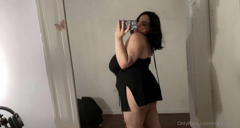 this dress is so hot 🥵