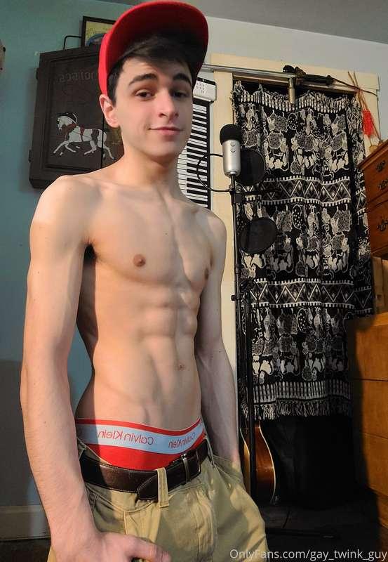 gay_twink_guy image #6