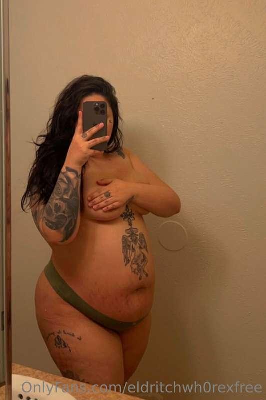Officially 39 weeks today and I don’t even look like it. Bab..