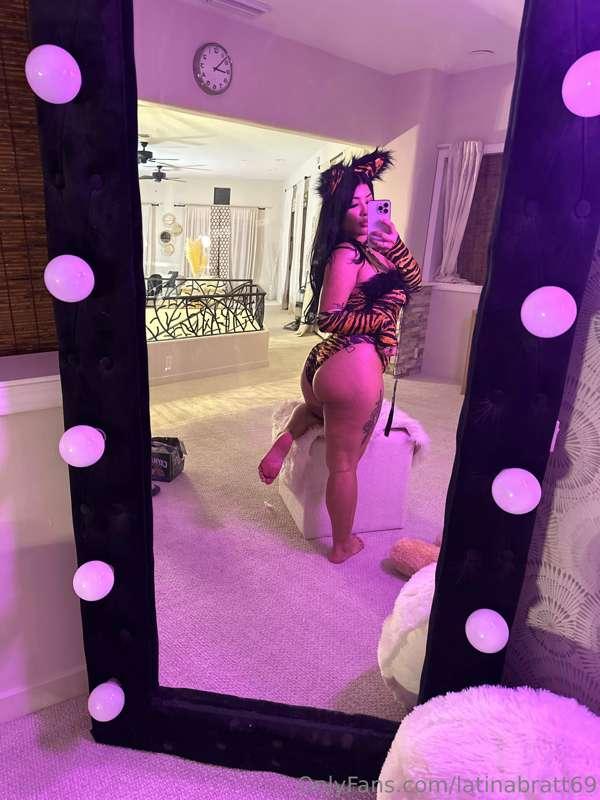 I want you to lick every inch of my body 👅