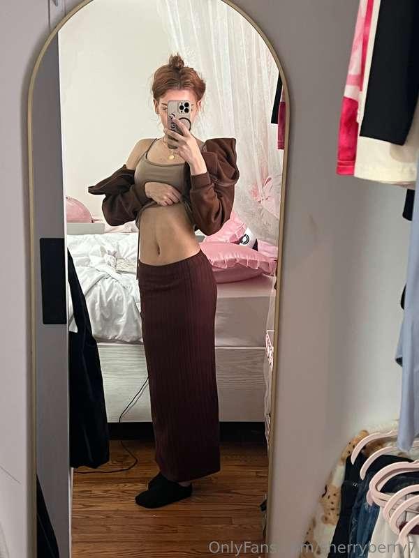 i know you want to grab me by my small waist and fuck me so ..