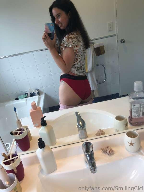 smilingcici image #0