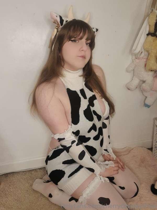 Current theme on my paid page 🐄 🥛
