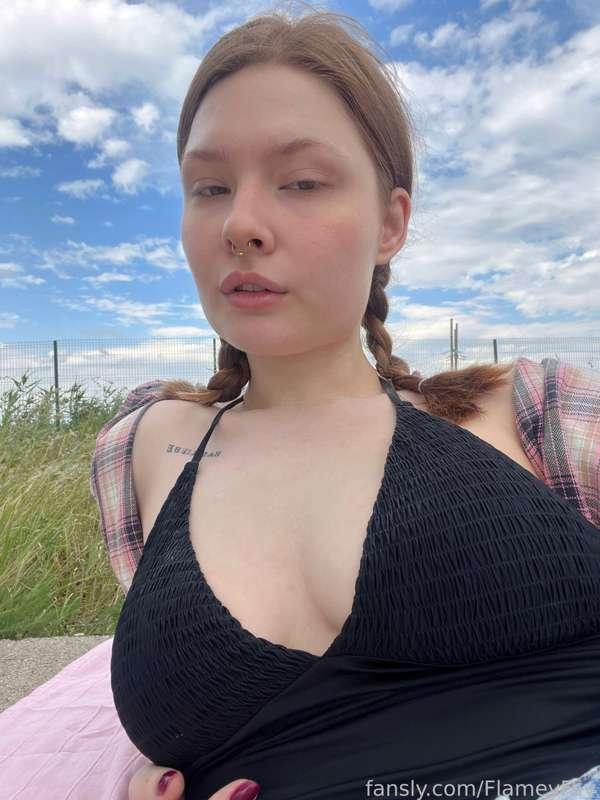 Looks like a country girl haha

✦ #boobs #tits #naked #cute #hugeboobs #alt #perky #bigboobs #bigtits #fyp ✦