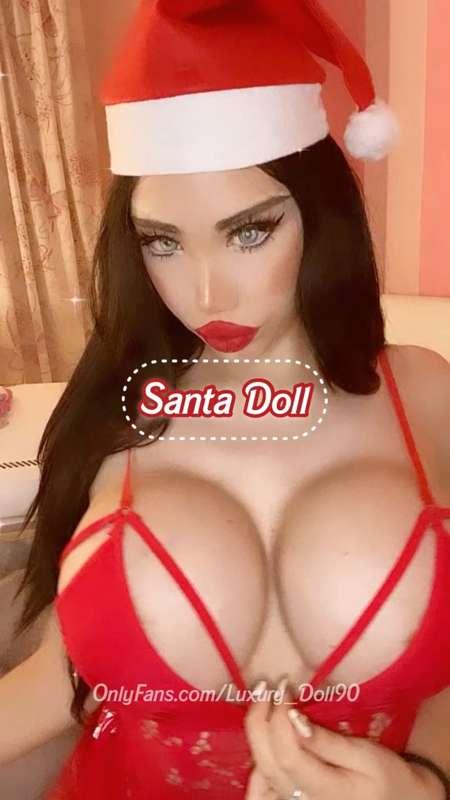 I’m so horny, I really need you to fuck me Santa. In this 6 ..