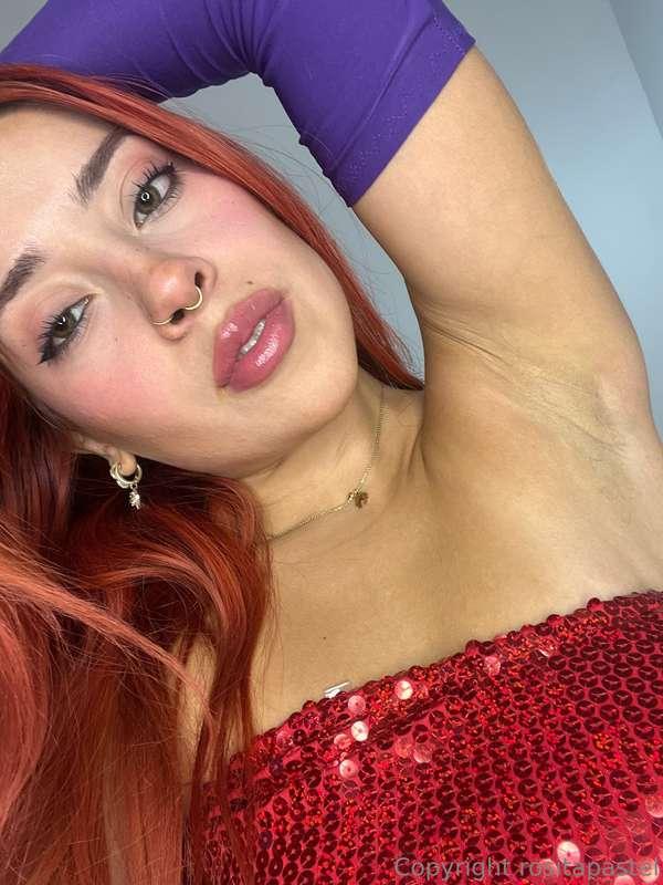 armpit or feet?😼🔥