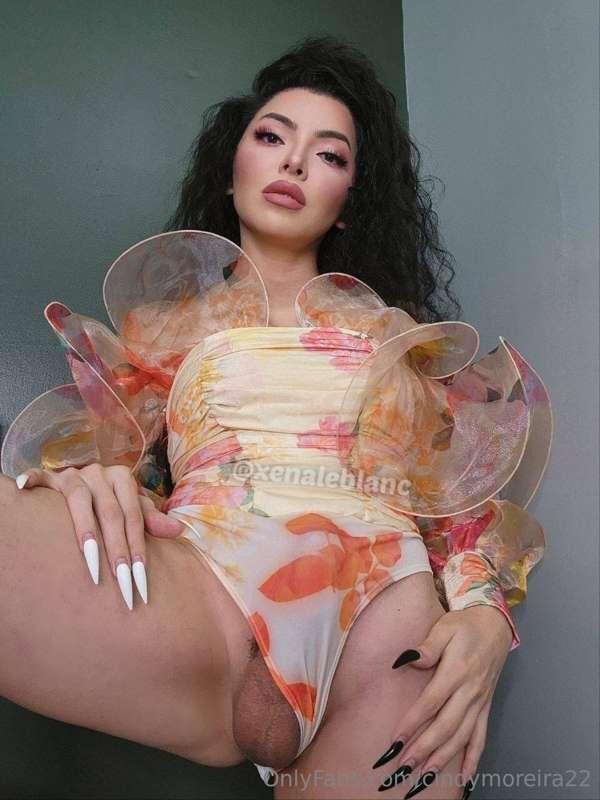 ## My girlfriend @xena4free  💝 has the BEST vids! 🤤 I love h..