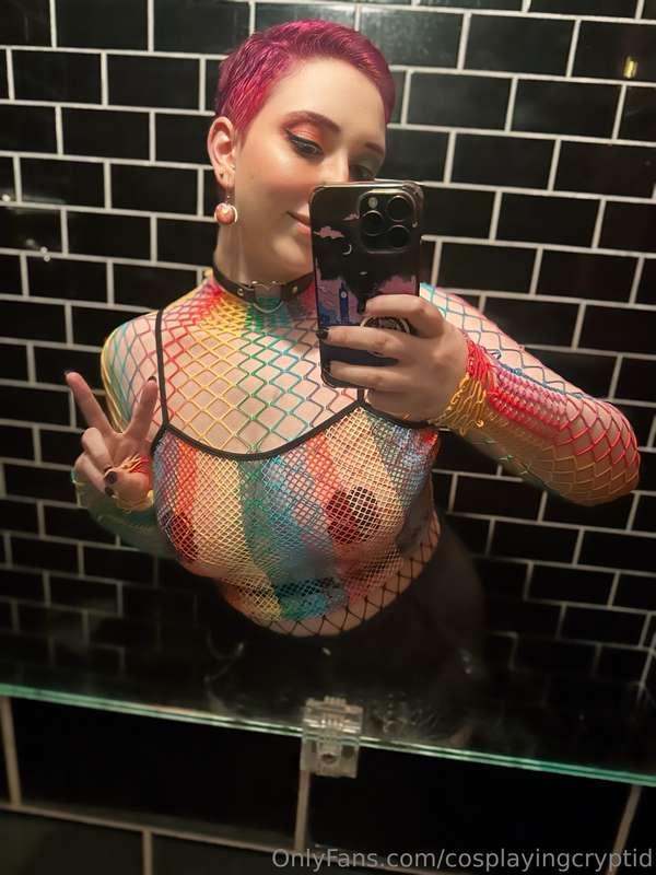 pics from last night 🥰🌈💖