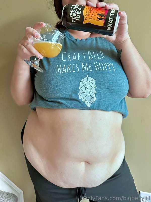 Cozy night with a delicious beer 🍻 cheers! Heavy beer for a ..