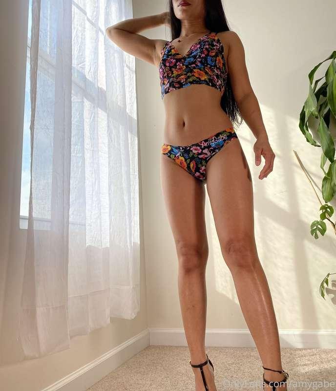 Can you feel the cold weather coming? I want to fuck on a ho..