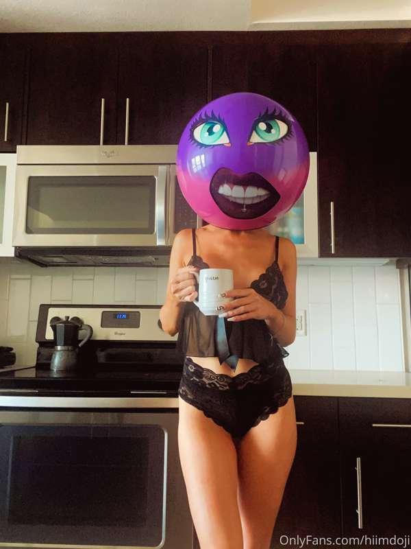 Happy Sunday 💜😈 It's the best day to snuggle up and stay war..