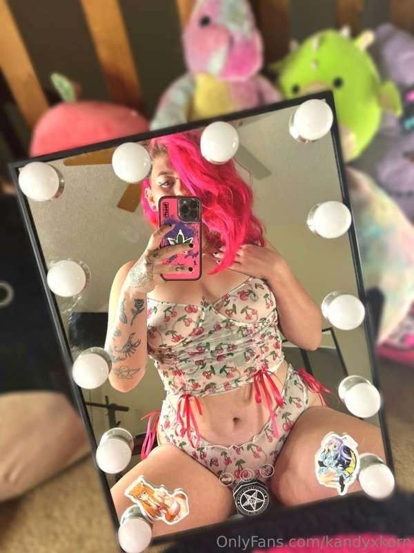Your hot goth gf’s nudes 👻

Swipe to the end to see my prett..