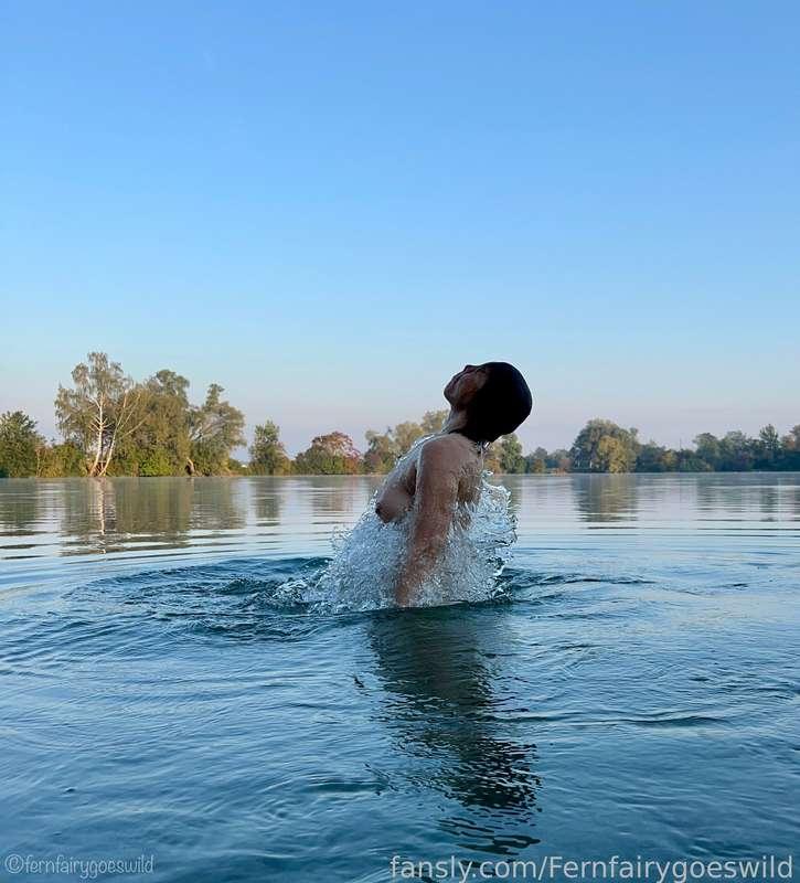 💦💦

#water #nature #wet #boob #tit #artistic #skinnydip #nude #nudism #naturism #classy #girlnextdoor #photography #art