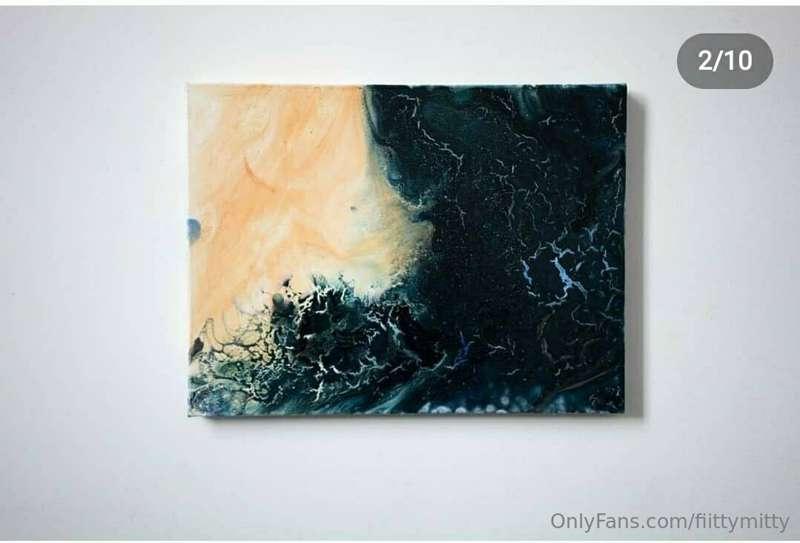 Actually, I'm an artist and I paint pictures ☺👅