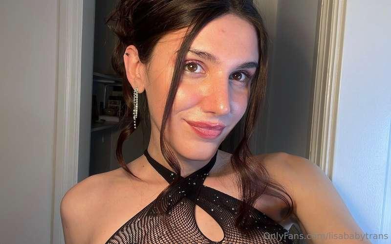 When the temperature goes up, the selfies get hotter 🌡️😎