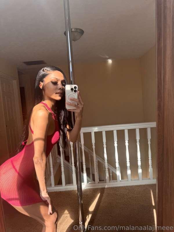 you like when i bite my lip like that?😝