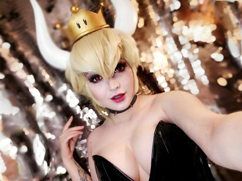 Bowsette costest 😈